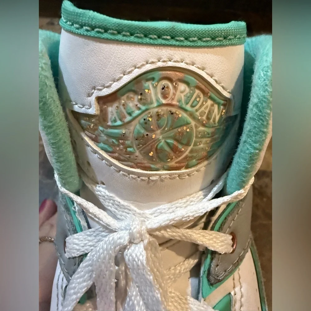 Nike. Wmns Air Jordan 2 Retro 'Crystal Mint'. Size 8.